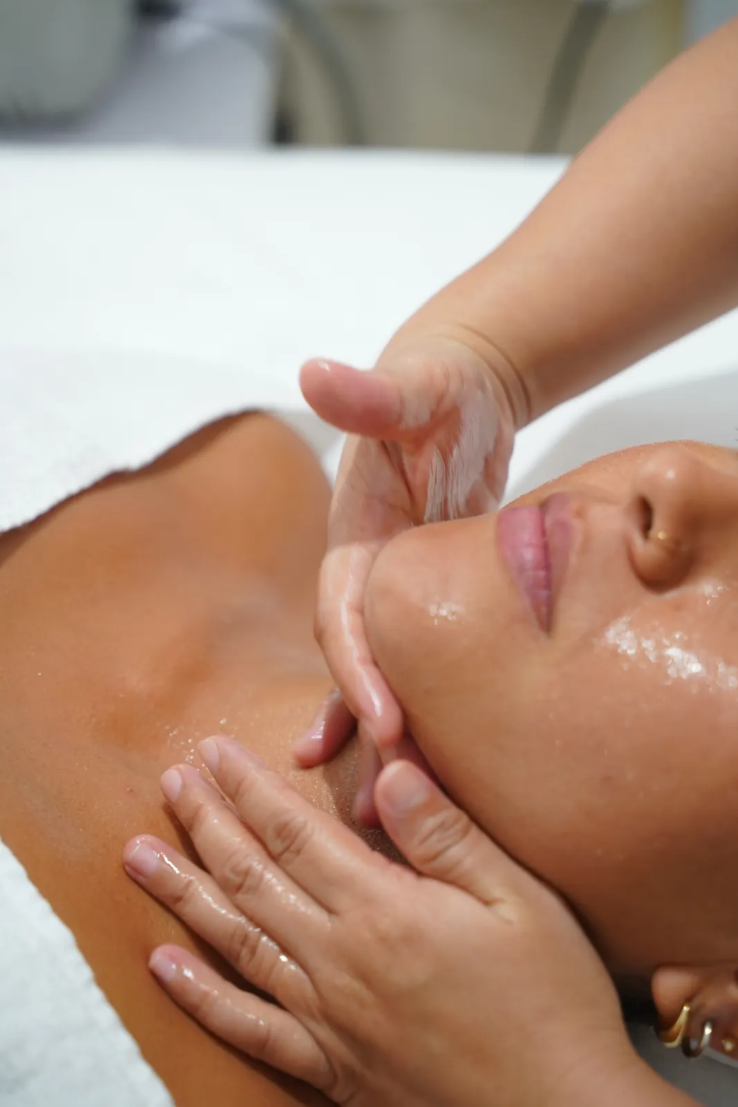 Lymphatic Glow Therapy