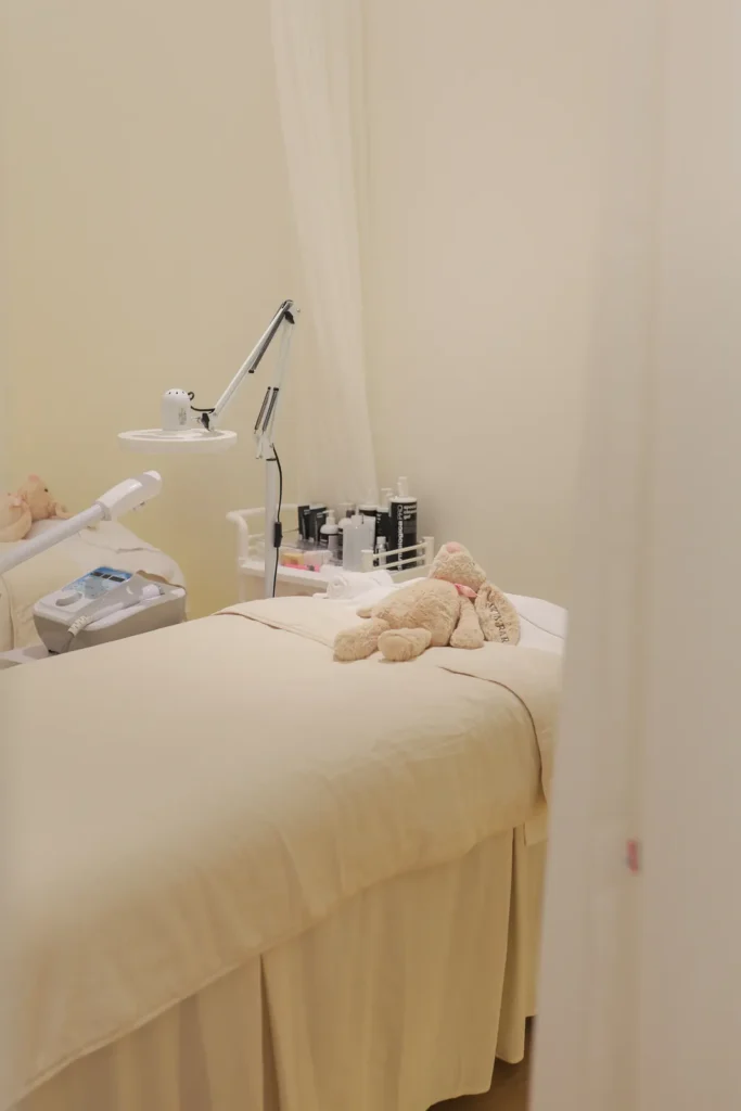Private and quiet treatment room at Skin Bar Aesthetic Studio in Da Nang