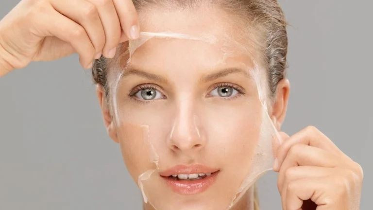 Brightening Peel with Whitening Glow Peel at SKIN BAR