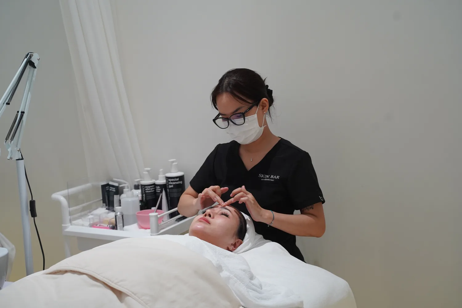 10-step facial massage at SKIN BAR: The technique behind each session